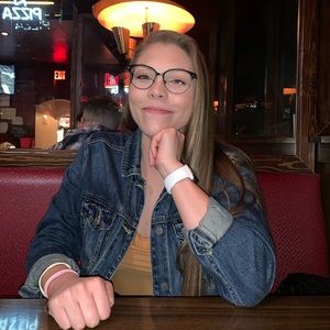 Meet your Posher, Reva